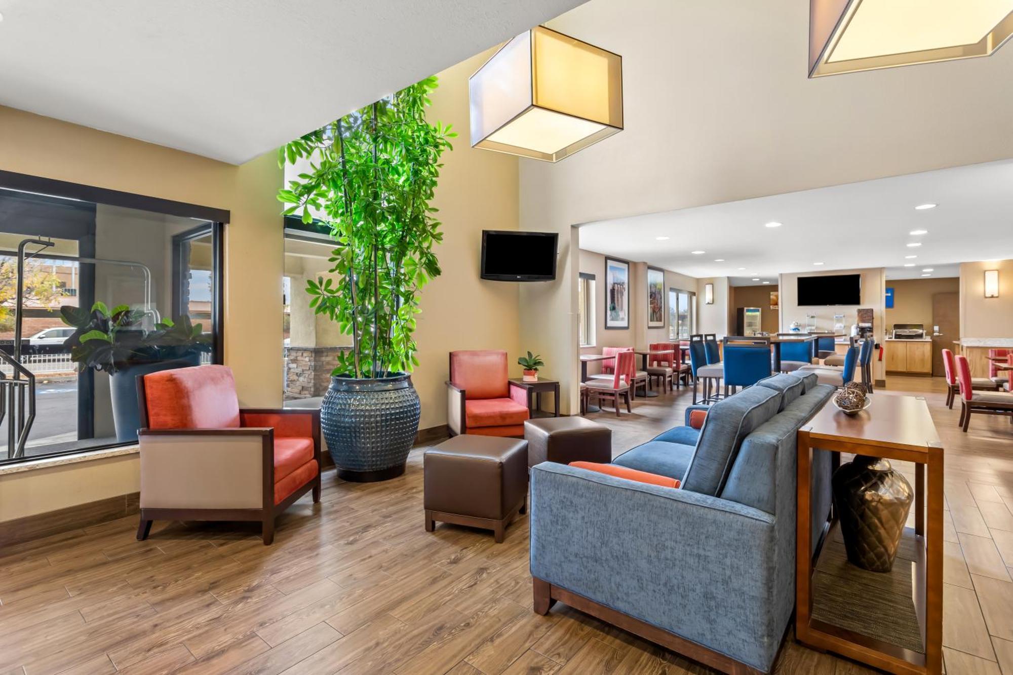 Comfort Inn & Suites Albuquerque Downtown Eksteriør billede